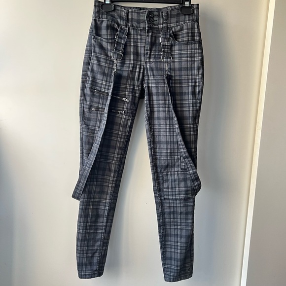 Hot Topic High Rise Super Skinny Denim size 5 Sold Out style/colour - Picture 1 of 8